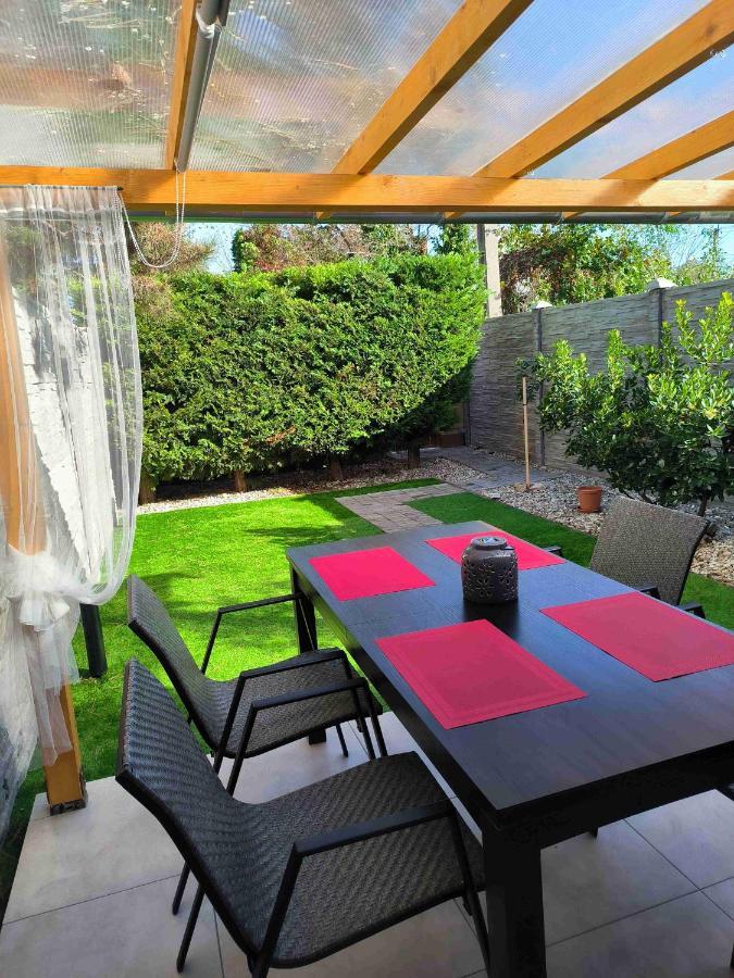 Baky House Leilighet Balatonlelle Eksteriør bilde
